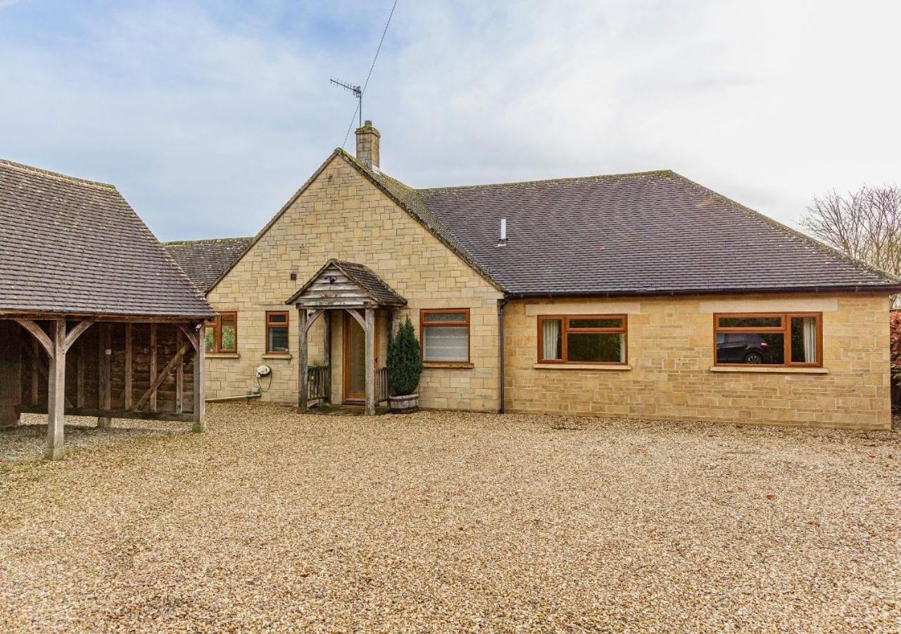 Charming 3bd Cotswolds Family Retreat Holiday home Bourton-on-the-Water